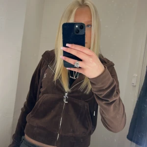  Juicy Couture hoodie -  Använder inte på grund av att jag tröttnat på den ❤️