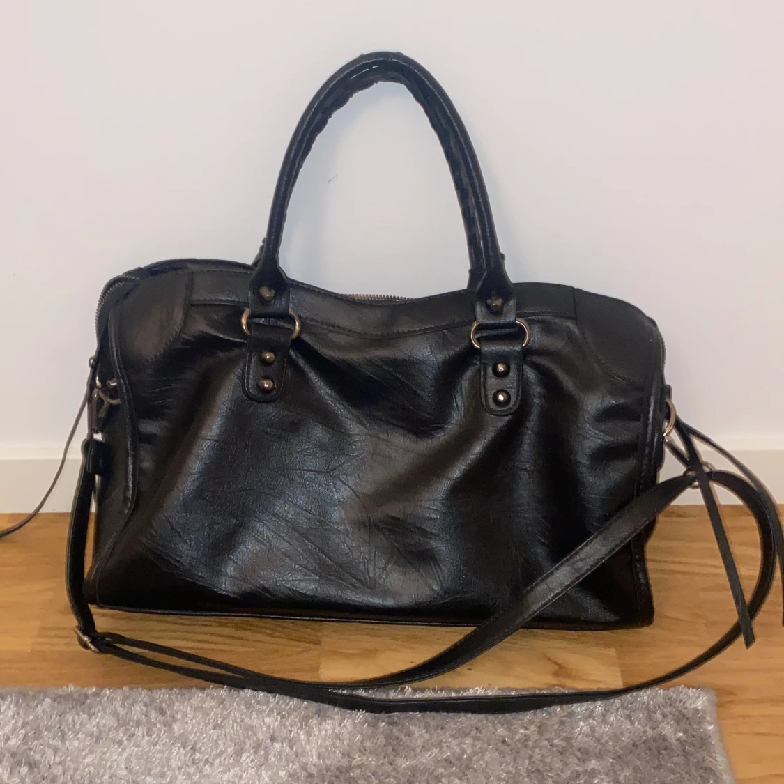 Svart handväska/axelväska i skinn - 1
