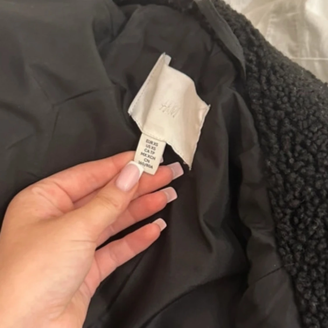 Svart teddyjacka från H&M - 1