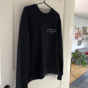 Dior Atelier Sweatshirt - Fint skick, helt felfri. Kvitto medföljer, storlek M. Nypris 12000kr+. 