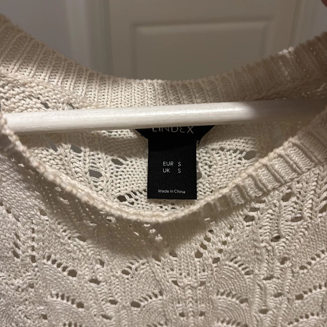 Creme vit stickad topp från Lindex - 3