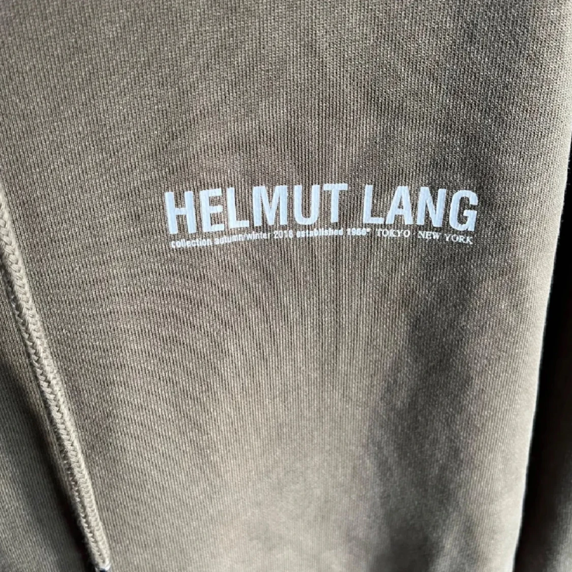 Olivgrön hoodie från Helmut Lang - 2