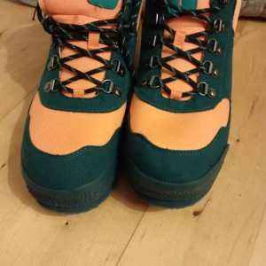 Antti Tapani shoes  - Stylish boots that are suitable for both leisure and party time. Shoes on You feel stylish and energetic who wants to support the Brand of a well-known Finnish musician.