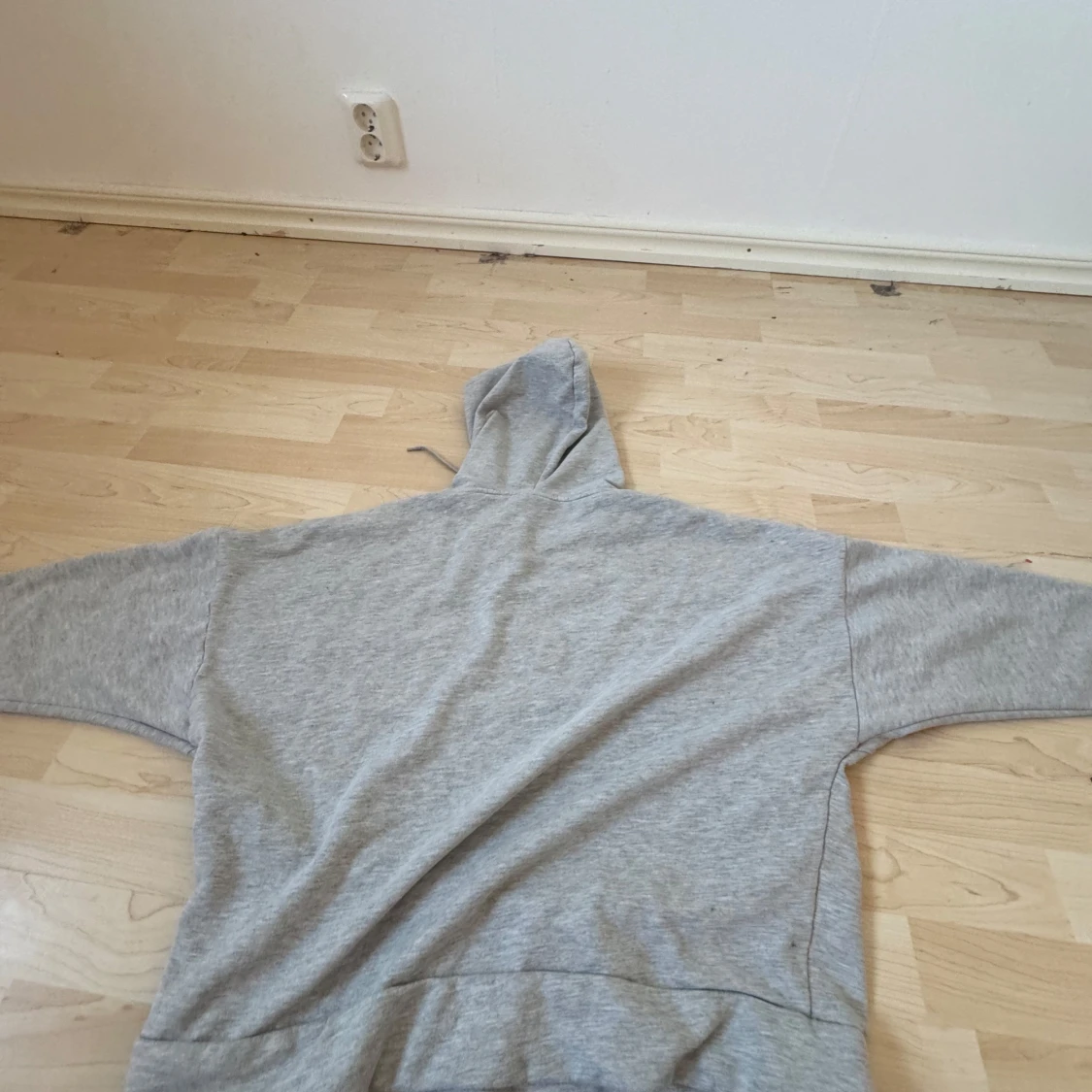 Grå hoodie från GapFit - 1