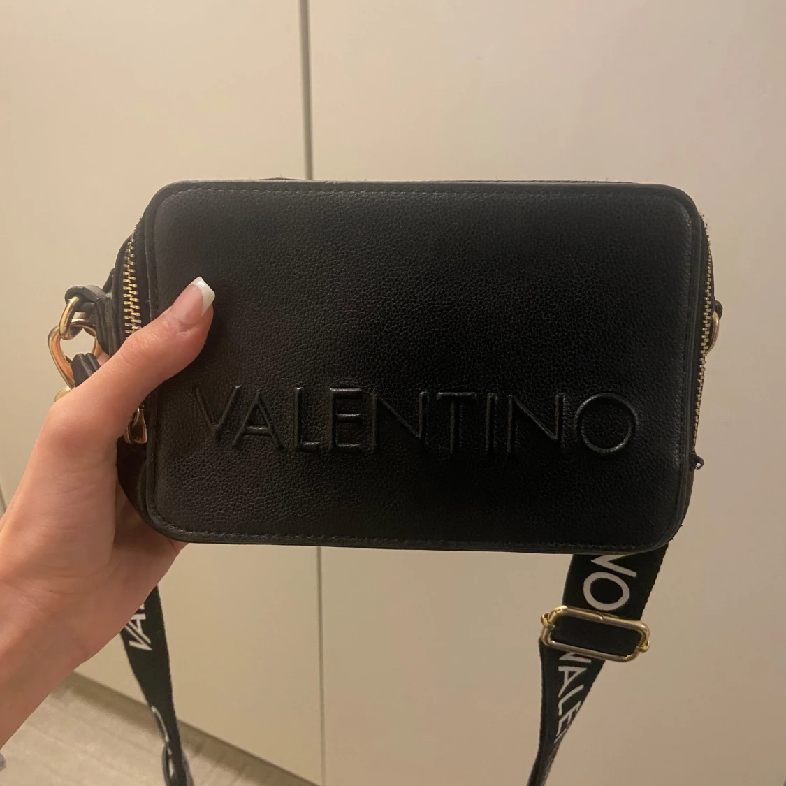 Svart axelväska från Valentino - 2