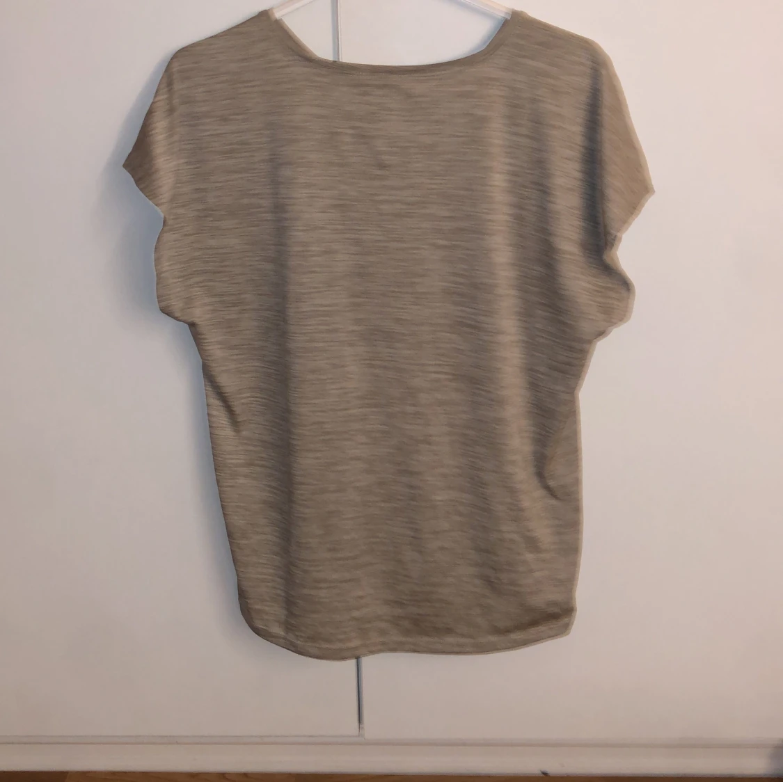 Guldig träningströja från Energetics - 1