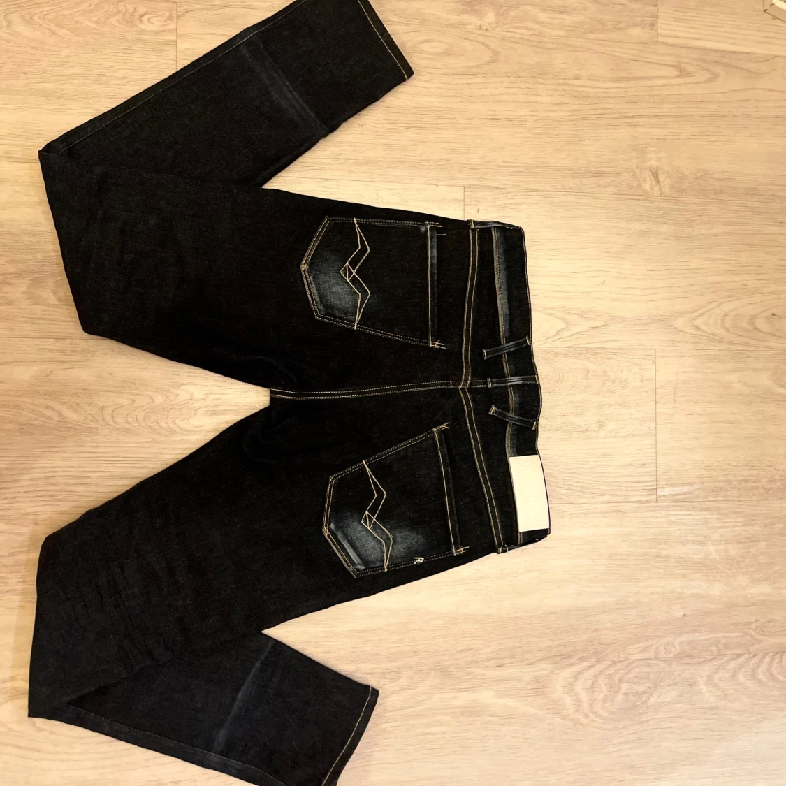 Mörkblå jeans från Replay - 2