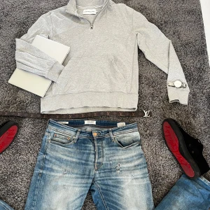 Calvin klein overshirt  - Säljer en skön Calvin klein overshirt för den ej kommer till användning, dm för frågor osv. Skriv så är den din💯💯