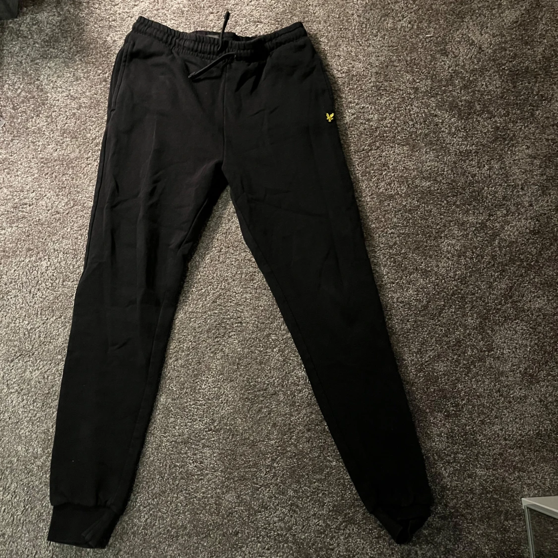 Svarta mjukisbyxor från Lyle & Scott