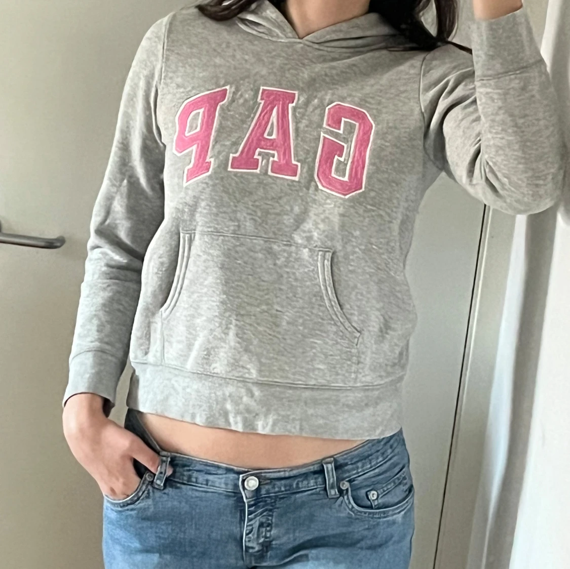 grå och rosa hoodie från GAP