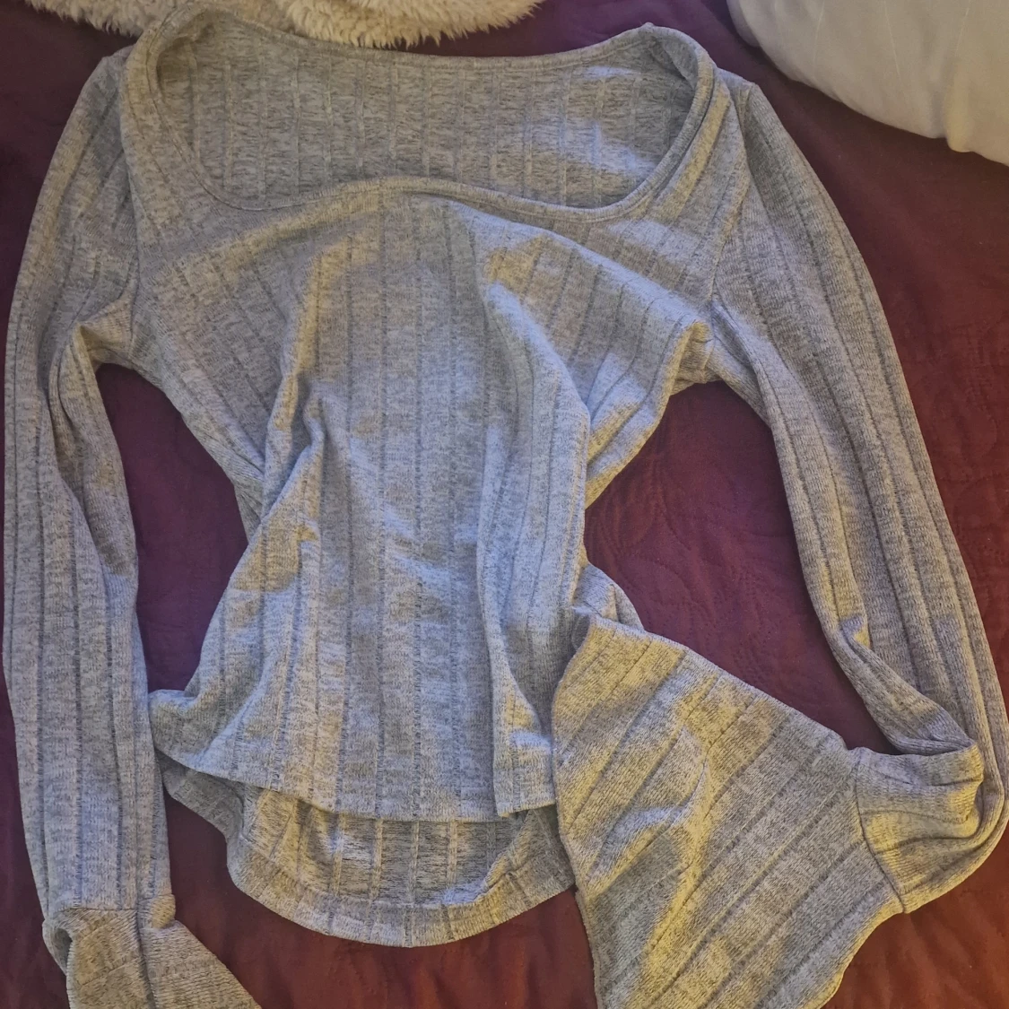 Grå ribbad topp från Shein - 1