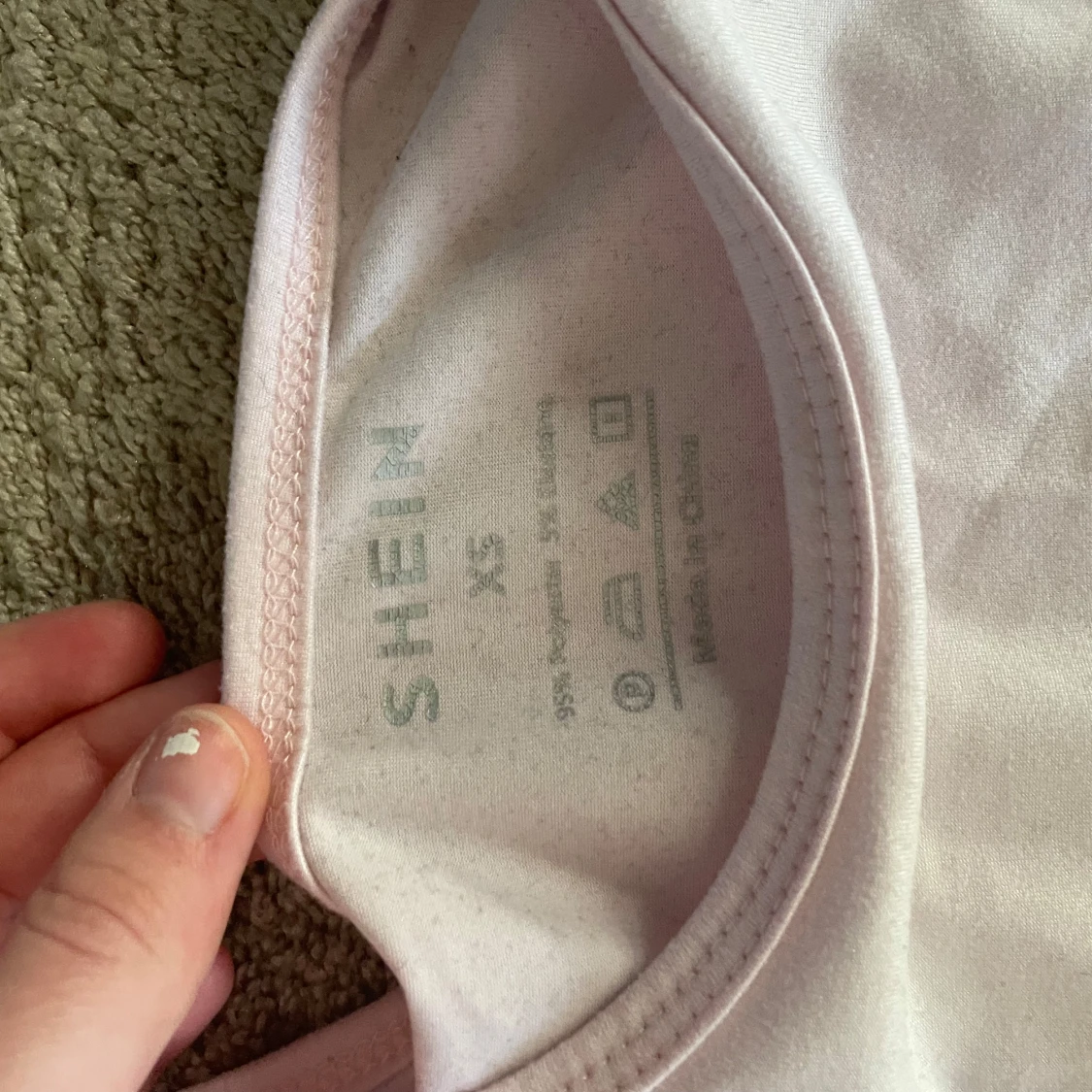 Ljusrosa t-shirt från SHEIN - 2