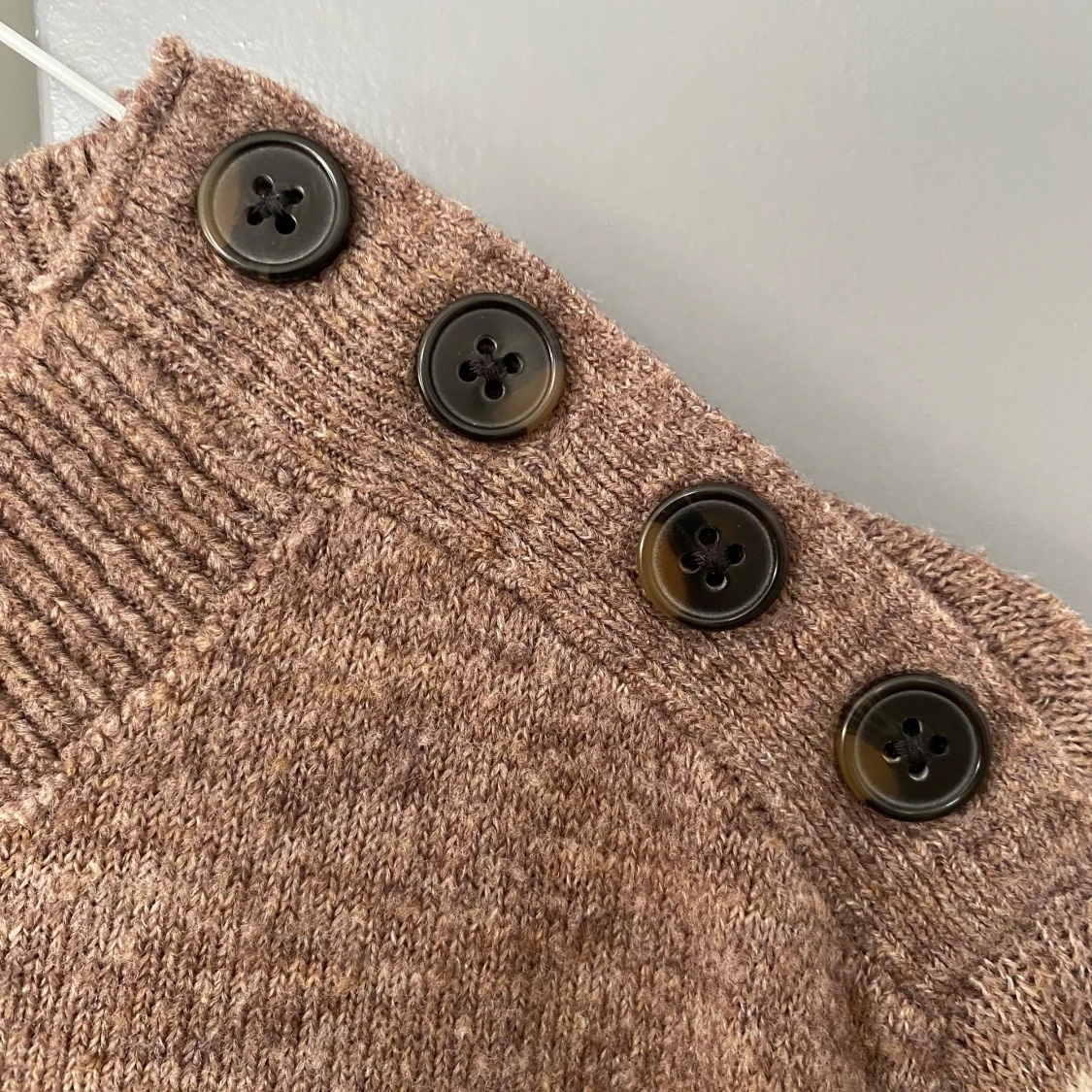 Brunrandig tröja från Vero Moda - 2