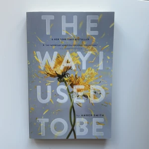 Bok The Way I Used to Be - Boken 'The Way I Used to Be' av Amber Smith är en New York Times bestseller. Boken är i nyskick. Kom privat vid frågor 💓