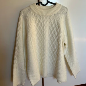 Stickad tröja från Lager 157 - Stickad tröja från Lager 157 i stl XS