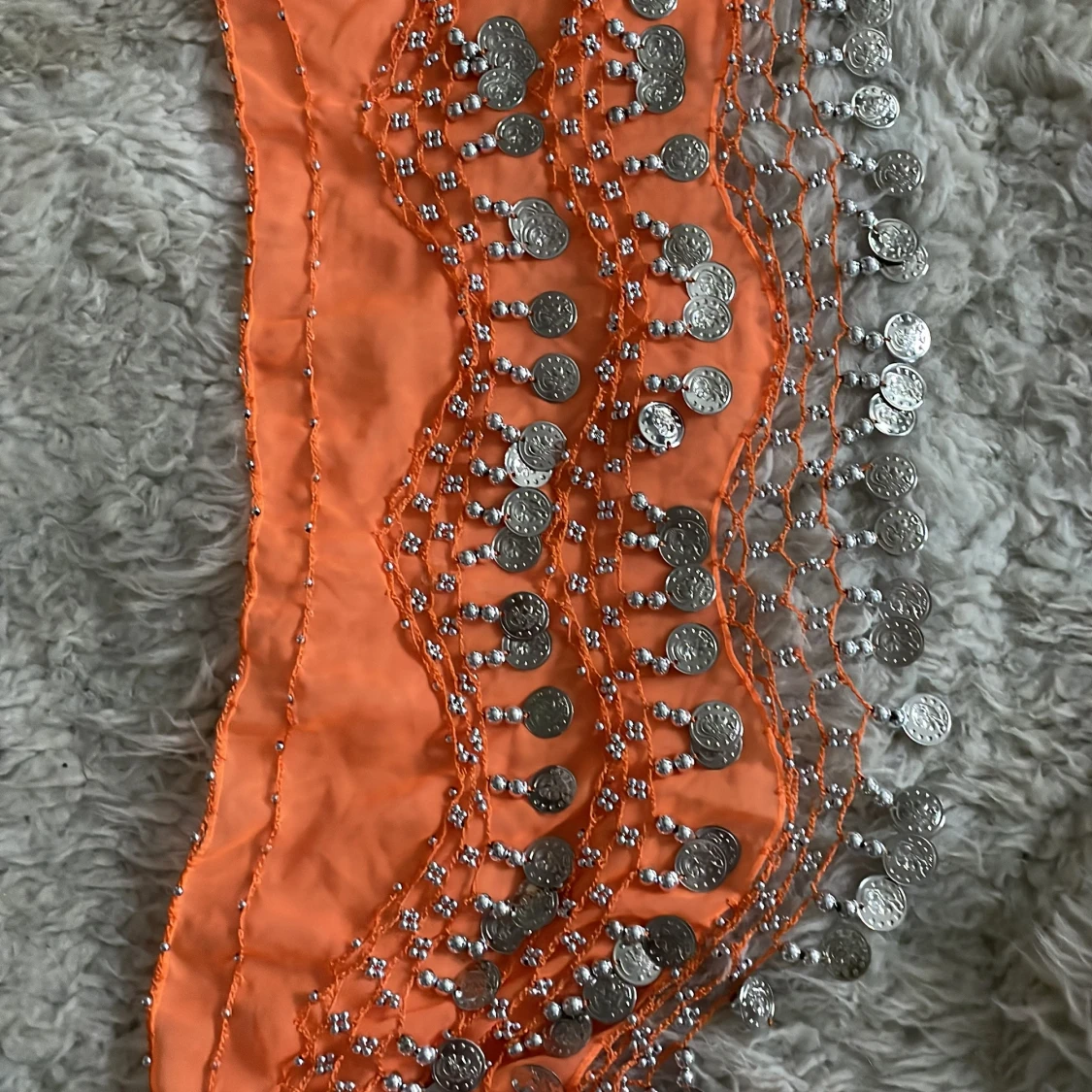 Orange dansbälte/magdans med silvermynt