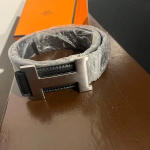 H bälte - H bälte 10/10 skick oanvänd 