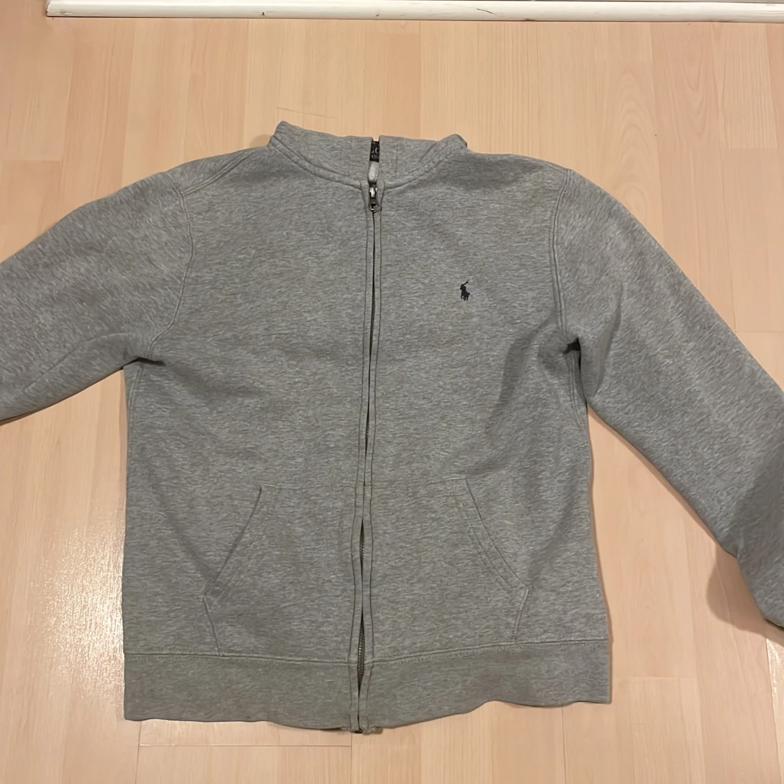Grå hoodie från Polo Ralph Lauren