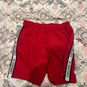 Röda shorts från Burberry - Burberry shorts