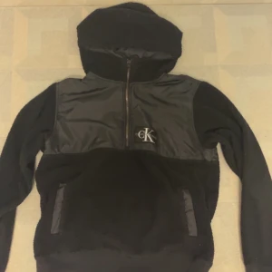 Calvin Klein Hoodie Storlek S/M - Används ett fåtal gånger