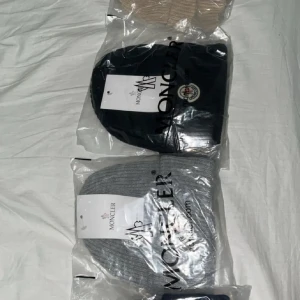 Moncler mössa - Moncler mössa, äkta!