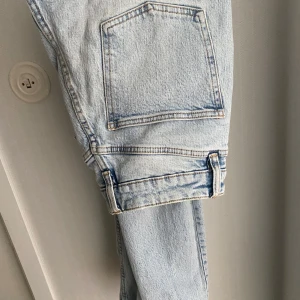 Jeans - Raka/tighta jeans från zara. Som nya, knappt använda. 