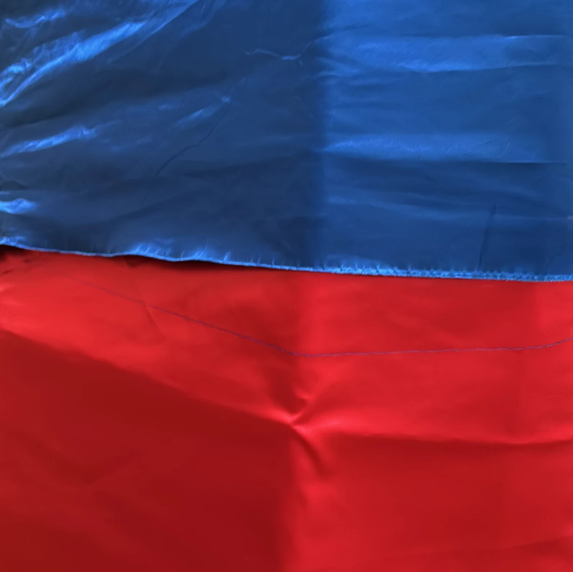 Tyg rött och blått