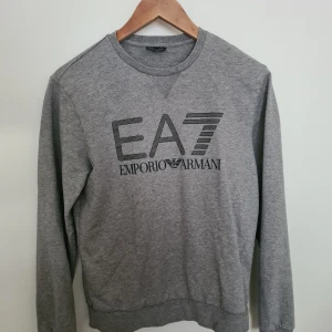 Emporio Armani tröja - I gott skick. 8/10