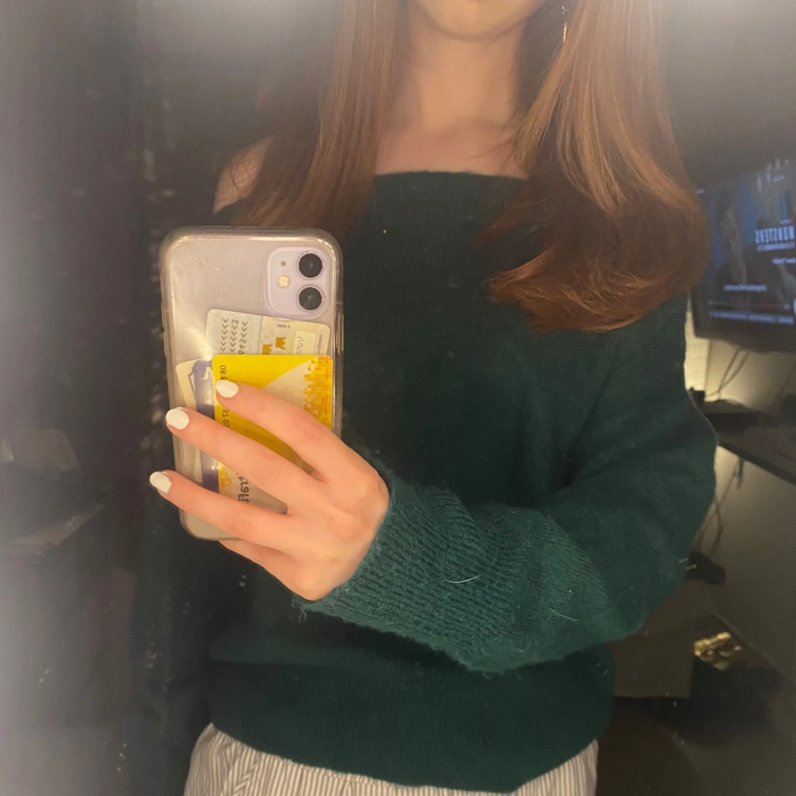 Mörkgrön off shoulder tröja