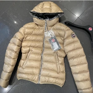 Colmar jacka  - Säljer nu min colmar  vinterjacka i nyskick endast använd fåtal gånger  Storlek XS