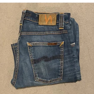 Nudie jeans  - Nudie jeans storelk 30/34 modell slacker Jack passform regular fit