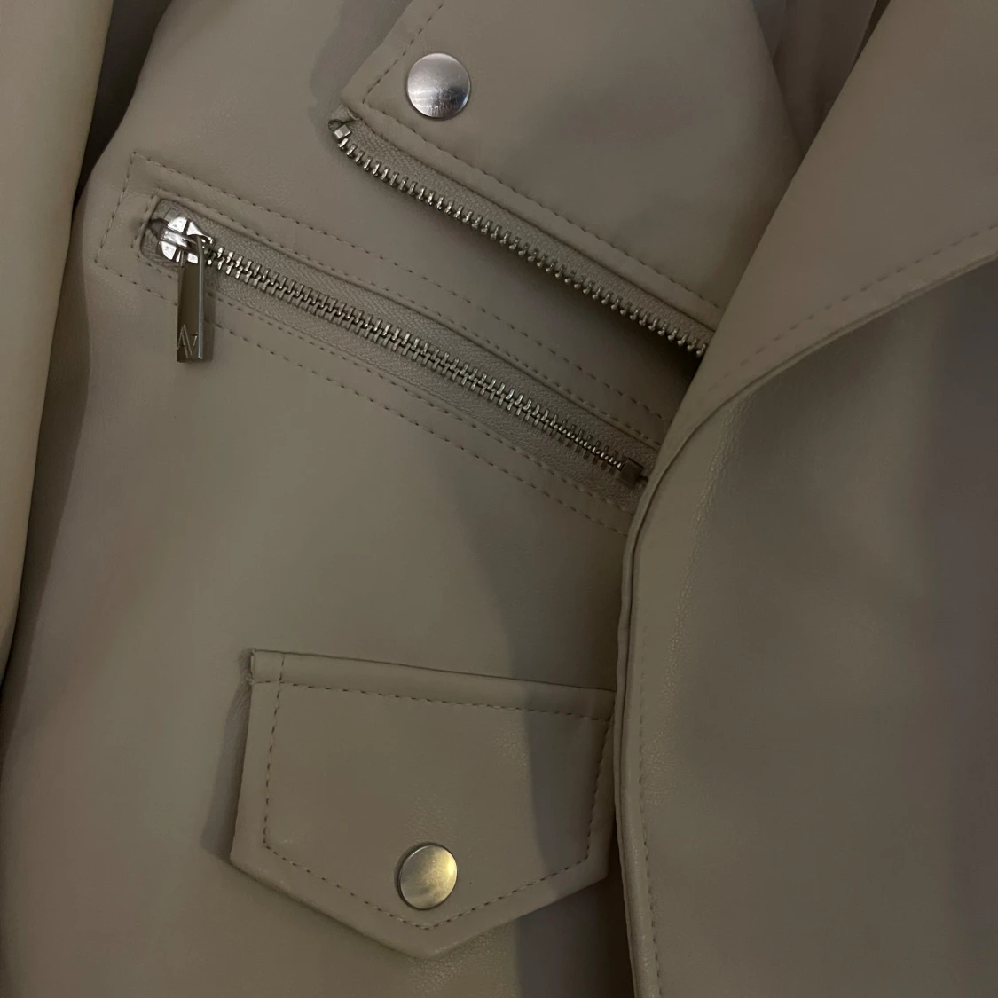 Beige skinnjacka  - 90