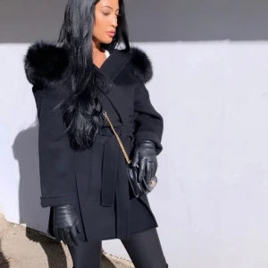 Pälskappa - Svart pälskappa från bellojackets, i jättefint skick, strö XXS. Stor i storleken!