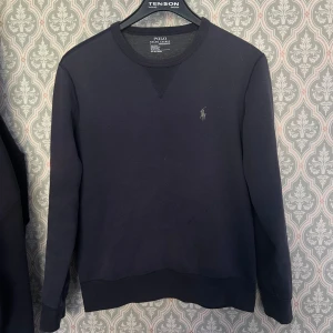 Ralph lauren tröja - Ralph lauren sweatshirt i bra skick, vid frågor är det bara att skriva🙌🏻🙌🏻