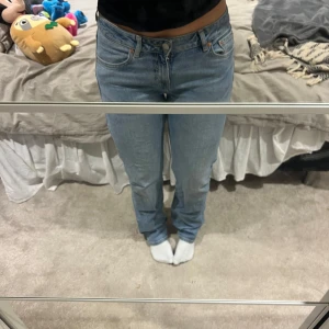 Raka jeans - Ett par jättefina raka jeans från junkyard! Använder dem knappt då jag har andra jeans jag hellre har🌟