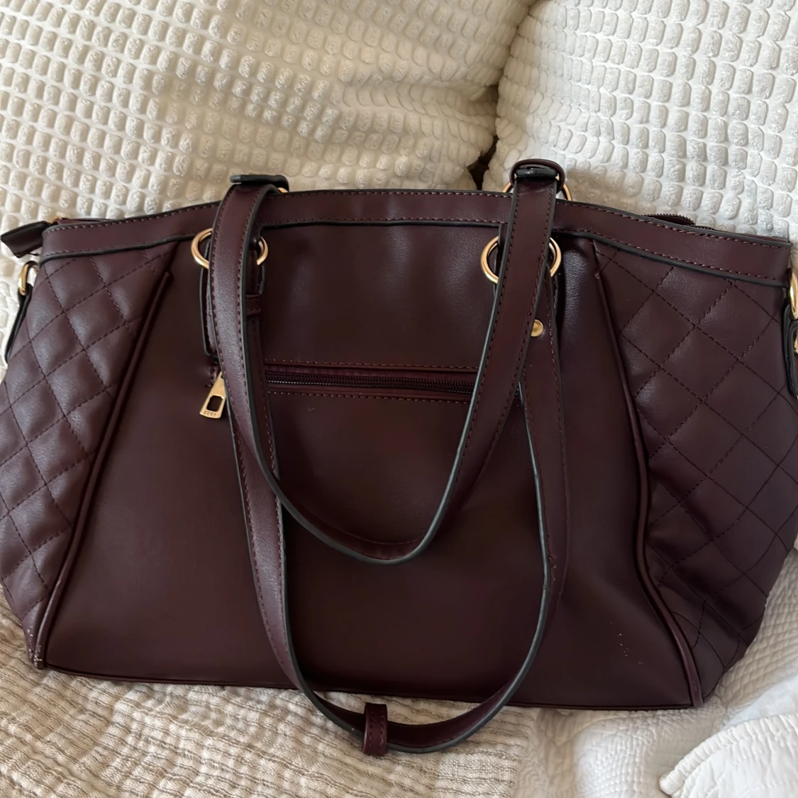 Brun quiltad axelväska från Fiorelli - 90