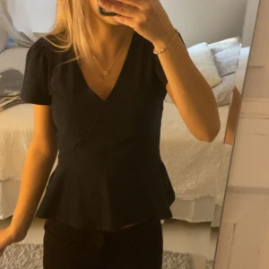 lindex blus - mörkblå blus från lindex