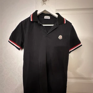 Moncler pike  - Good contortion