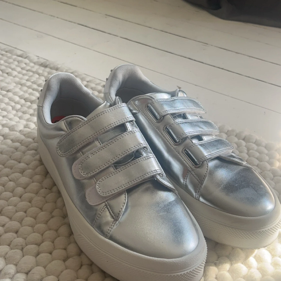 J/slide Nyc sneakers 