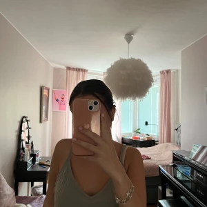 Ljusgrön magtröja HM - Inte alls använd nästan i storlek S