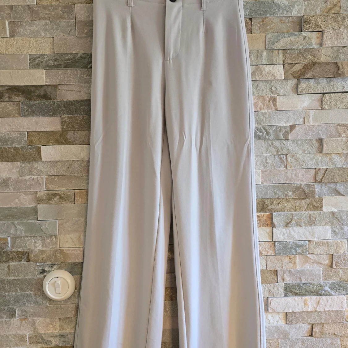 Beige byxor från Bershka