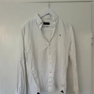 Skjorta - Snygg vit skjorta från Morris!