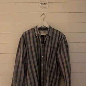 Our Legacy Shirt - Our Legacy Skjorta. Nypris 2000kr och går ej att få tag på längre.  Nyskick med tags.