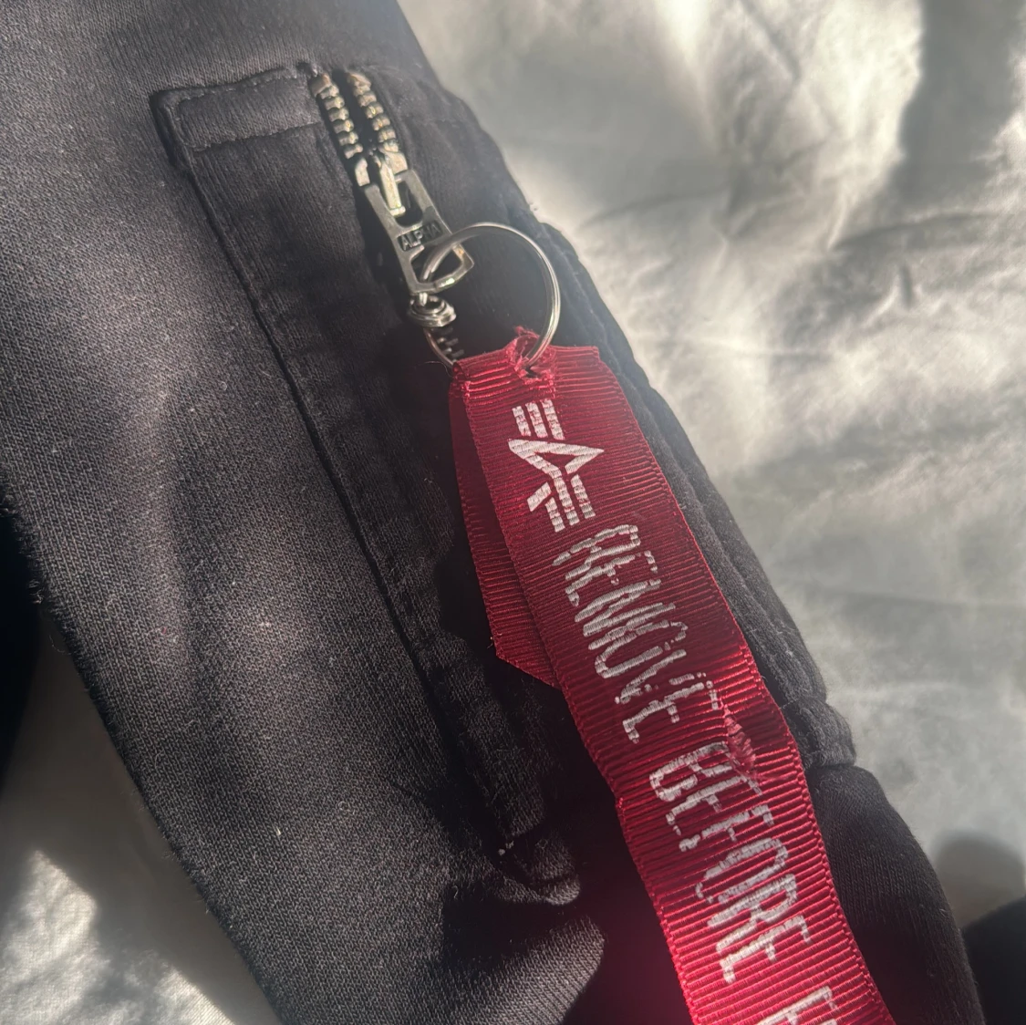 Svart hoodie från Alpha Industries - 93