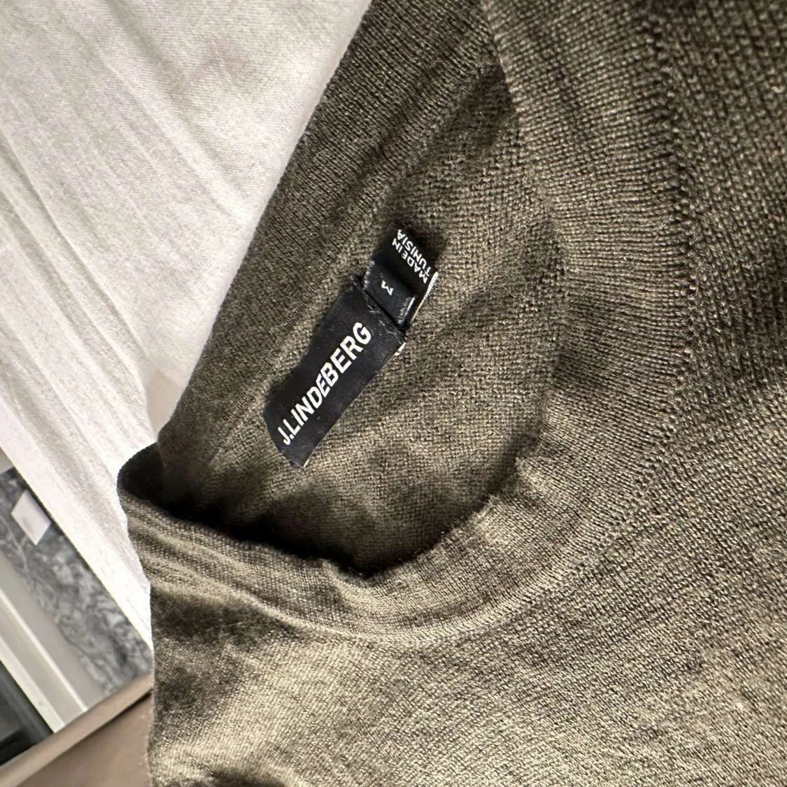 Olivgrön tröja från J.Lindeberg - 93