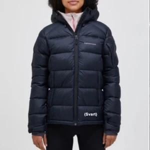 peakperformance vinterjacka - Säljer min vinterjacka som jag köpte i vintras. Kom privat för fler frågor😇