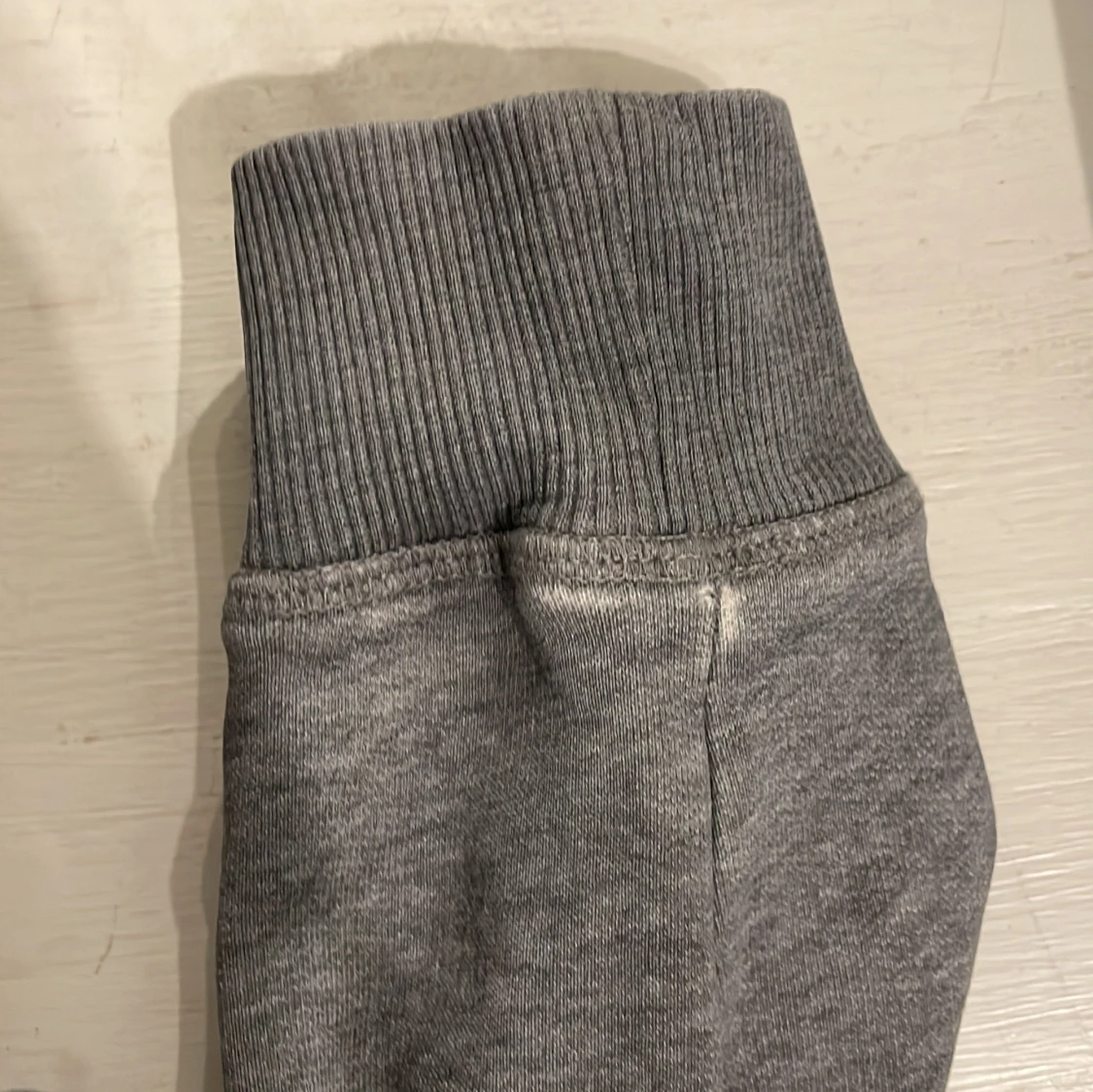 Grå zip-up tröja från GANT - 92