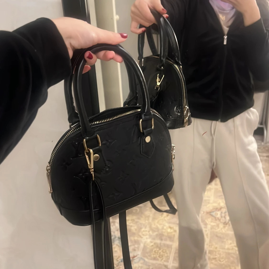 Svart handväska  - 91