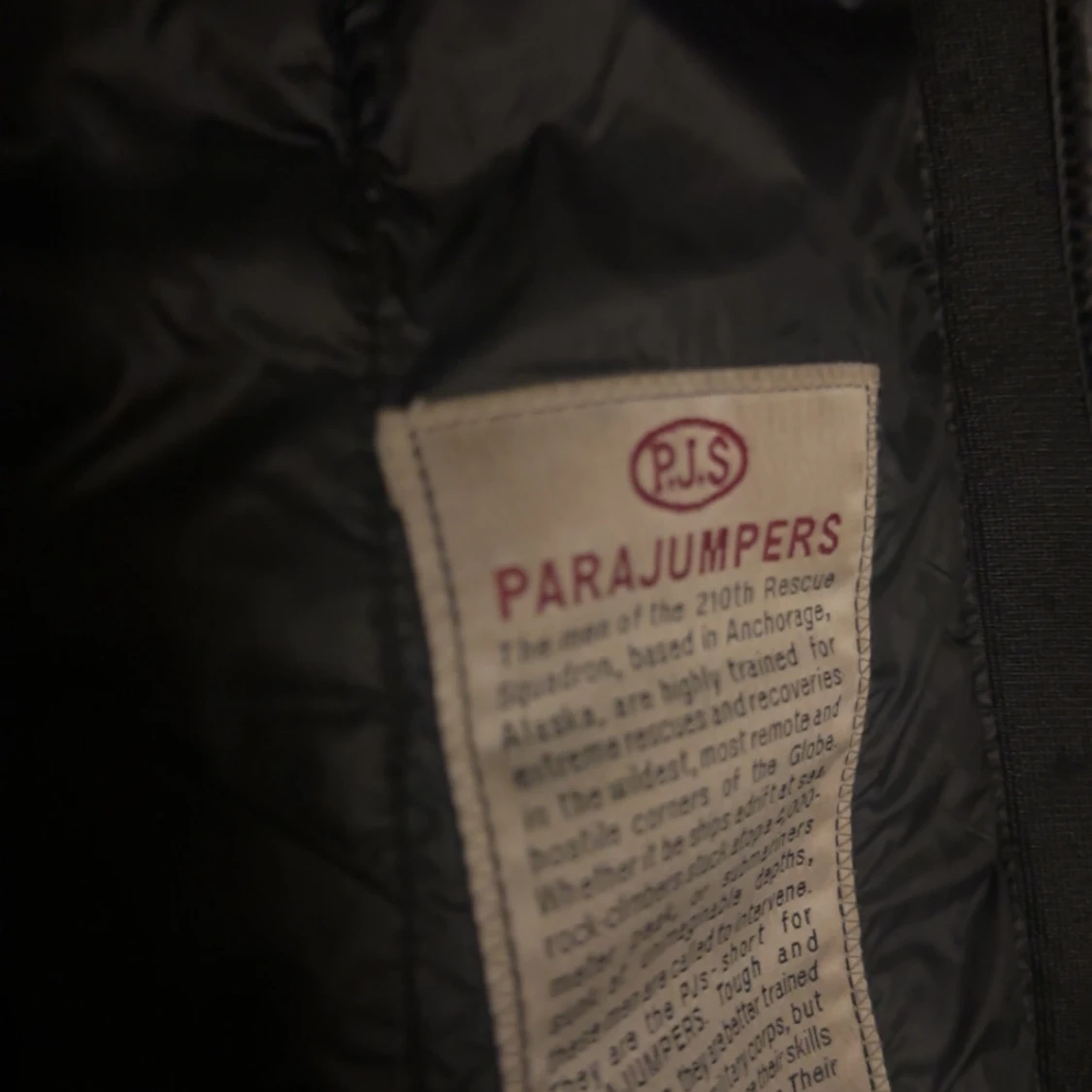 Svart dunjacka från Parajumpers - 90