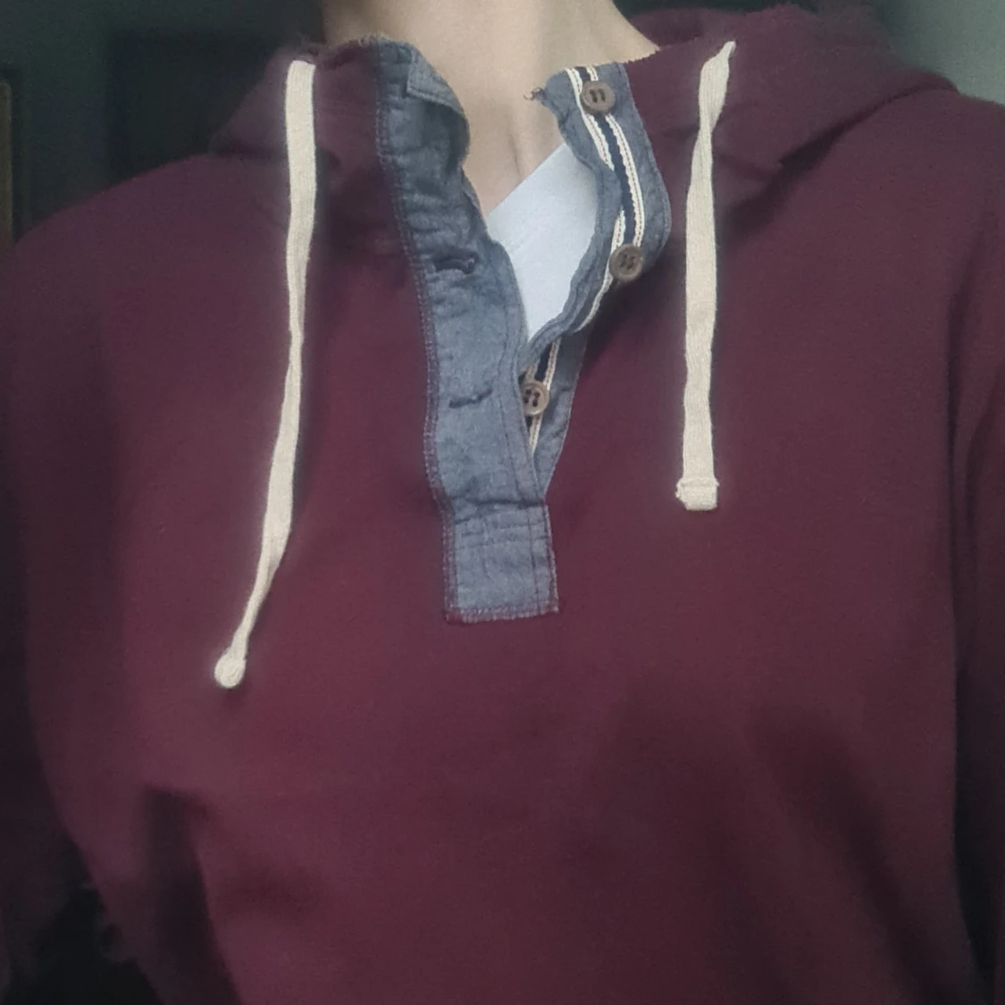 Huvtröja med knäppning vinröd/maroon M - 93